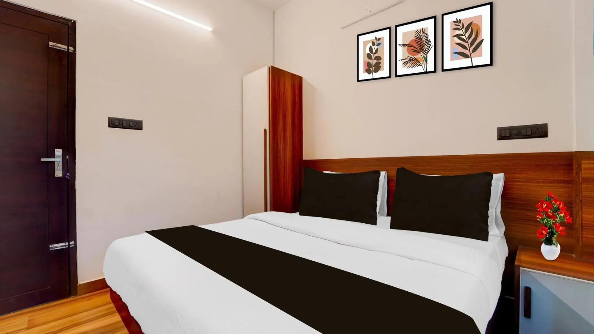 Super Hotel O Gandhi Nagar Near South Railway Backgate Kochi