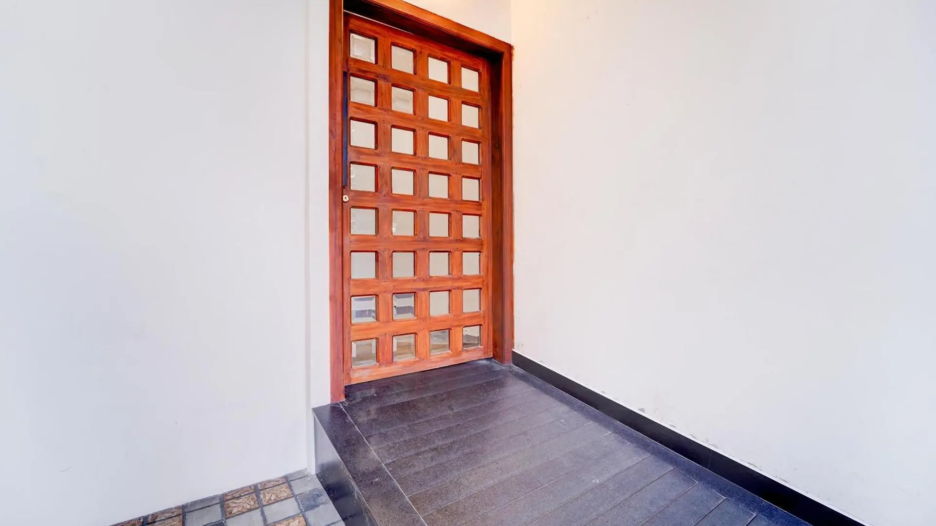***  Super Hotel O Gandhi Nagar Near South Railway Backgate Kochi India