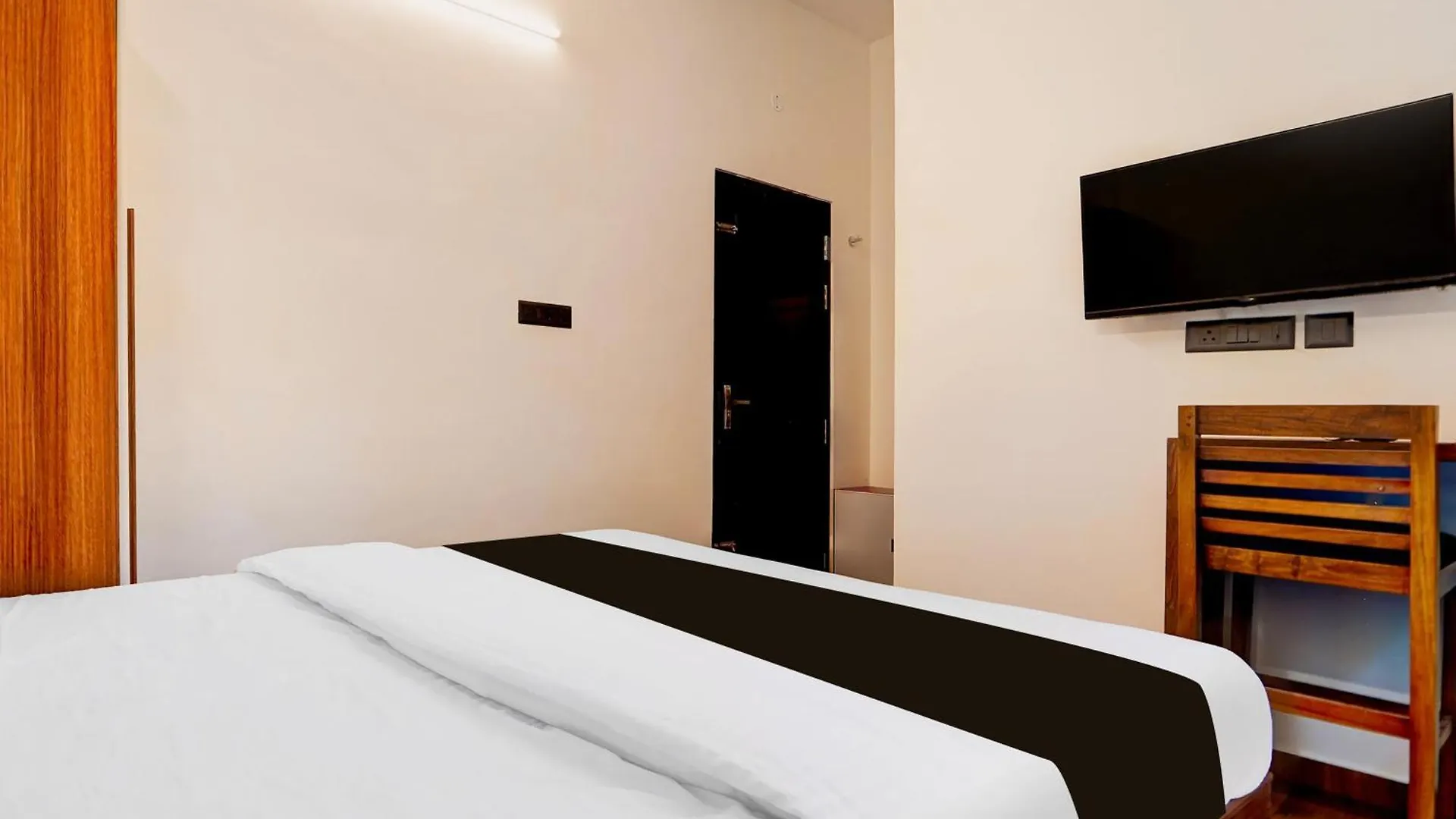Super Hotel O Gandhi Nagar Near South Railway Backgate Kochi India