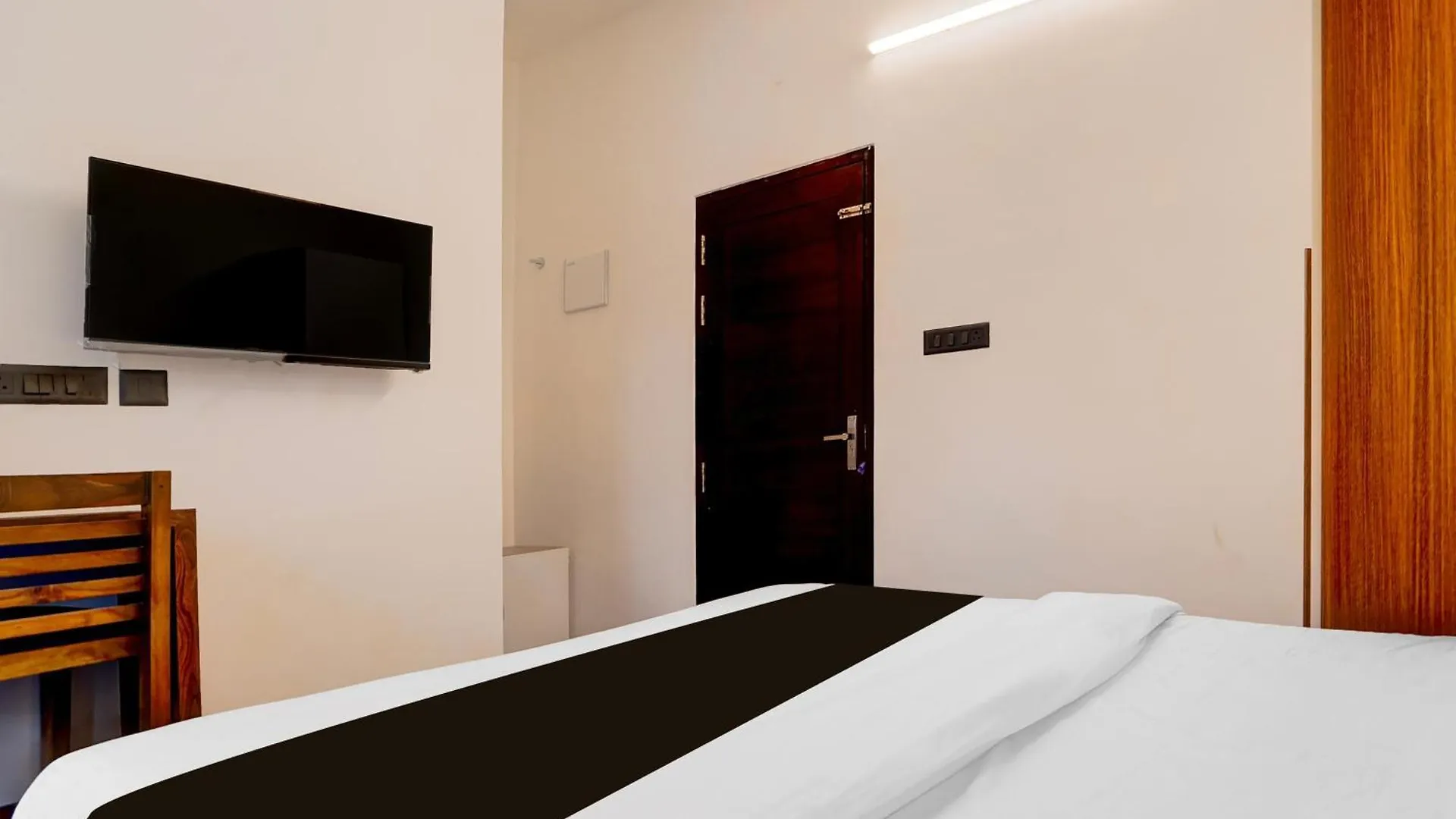 ***  Super Hotel O Gandhi Nagar Near South Railway Backgate Kochi India