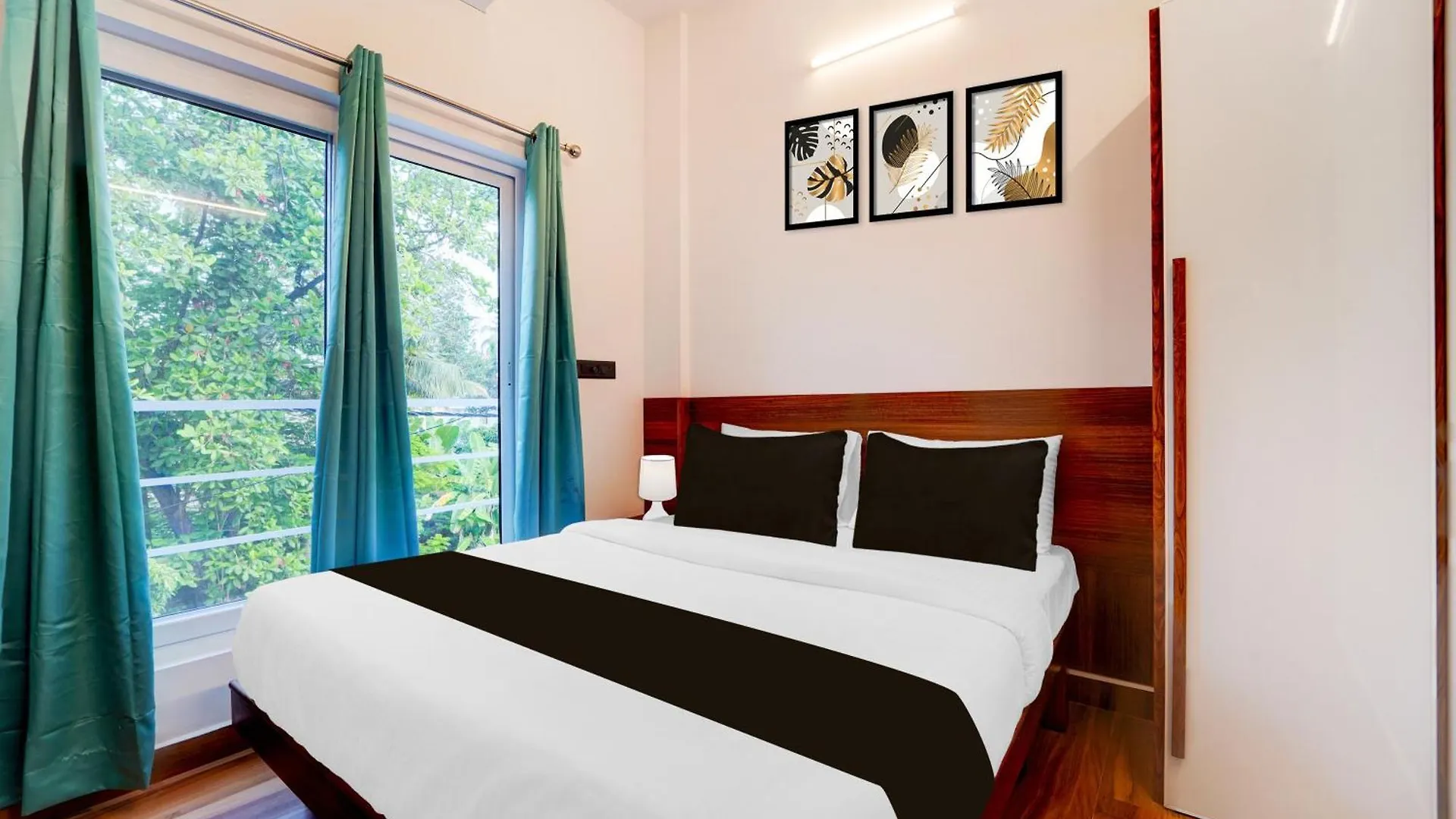 Super Hotel O Gandhi Nagar Near South Railway Backgate Kochi